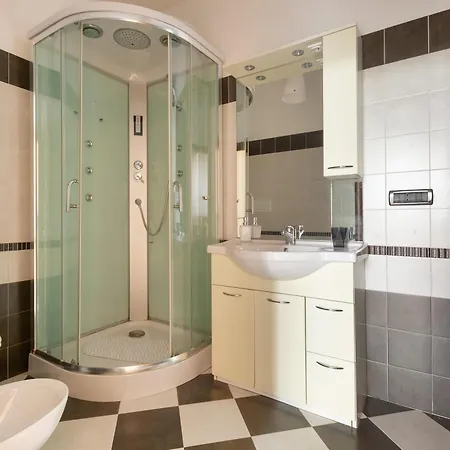 Ko By Barbarhouse أوترانتو